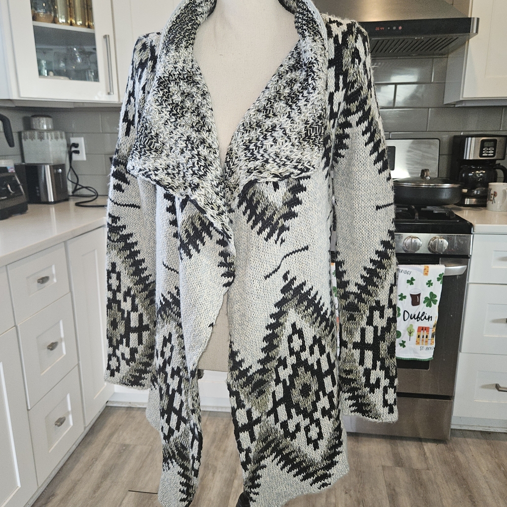 Sun & Shadow Black and White Geometric Cardigan